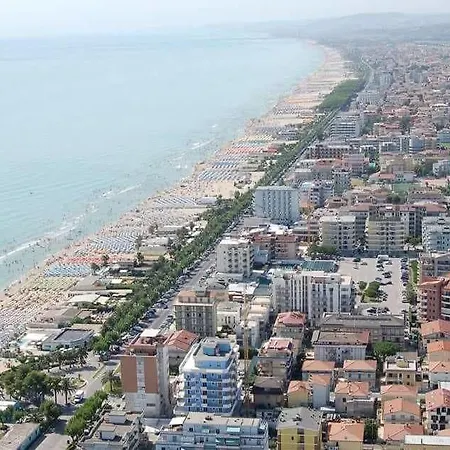 La Pergola Отель Альба-Адриатика