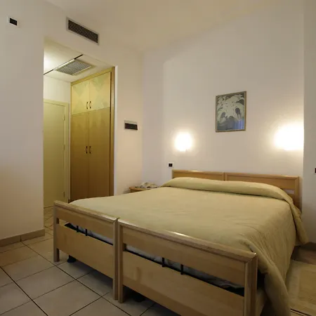 La Pergola 3* Альба-Адриатика