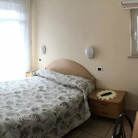 La Pergola Отель Альба-Адриатика